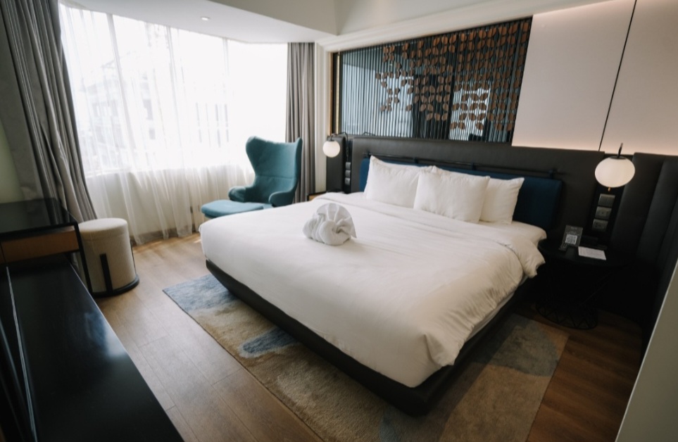 Junior Suite Room Mercure Jakarta Batavia