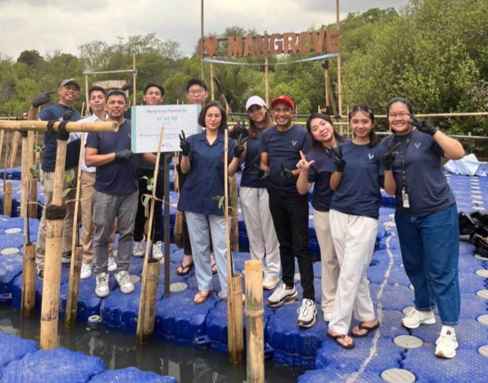 VIVERE Hotel, ARTOTEL Curated Gelar Tanam Mangrove Menyambut Hari Jadi Ke-2
