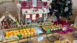 Swiss-Belhotel Airport Jakarta Rayakan Semangat Natal dengan Christmas Tree Lighting Ceremony dan Peluncuran Christmas Dinner Buffet