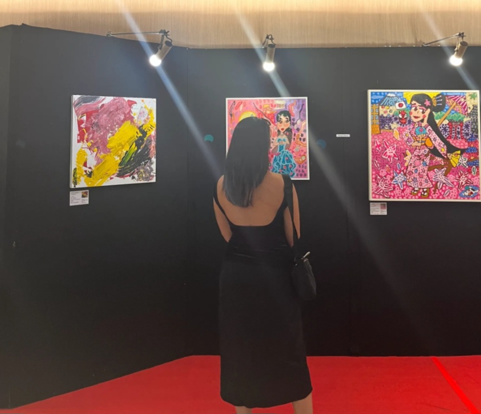 VIVERE Hotel, ARTOTEL Curated dan Matalesoge HospitABLElity Academy Pameran Seni dan Fotografi “You See Me and I Feel You”