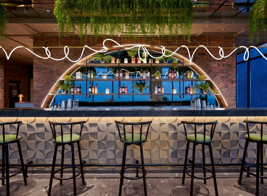 Pearl of the Steamer di De’Attic Rooftop ARTOTEL Living World Kota Wisata – Cibubur