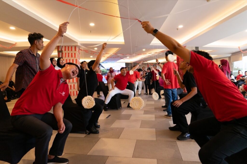 Dari sesi Pilates hingga permainan seru bersama karyawan, Swiss-Belresort Dago Heritage merayakan kemerdekaan melalui gerakan, kebersamaan, dan semangat “Merdeka”