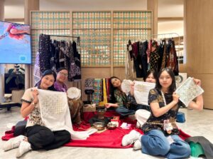 Merayakan Hari Batik Nasional, VIVERE Hotel, ARTOTEL Curated Hadirkan Batik Kawung dari Tangan UMKM
